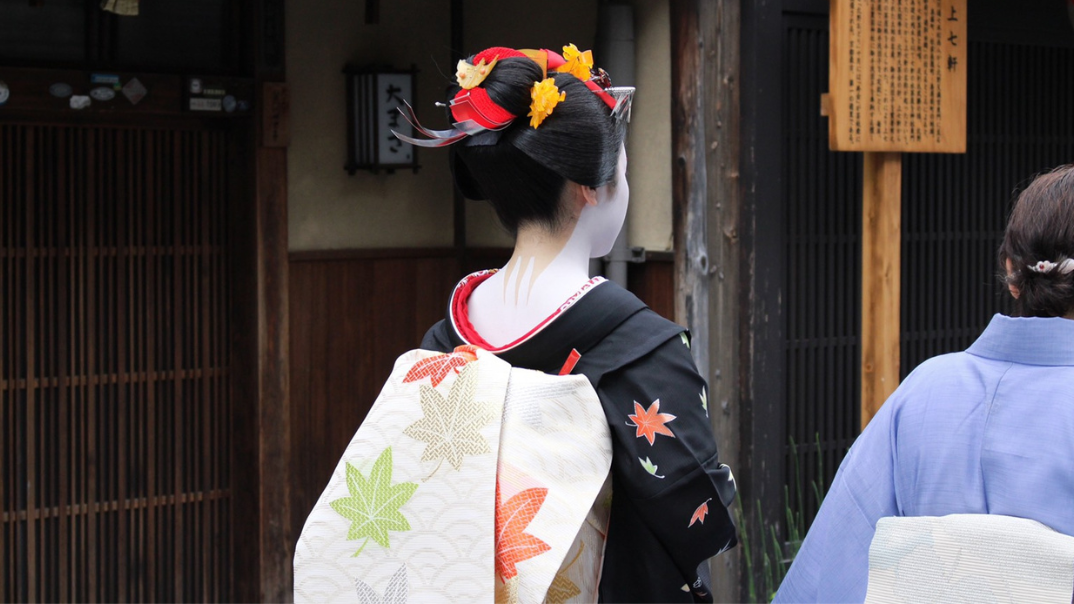 A Night of Luxury & Culture with Kyoto's Geiko & Maiko